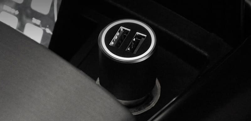 Автомобильное зарядное устройство Xiaomi Mi Car Charger QC 3.0 2 USB иметься зарядка портов