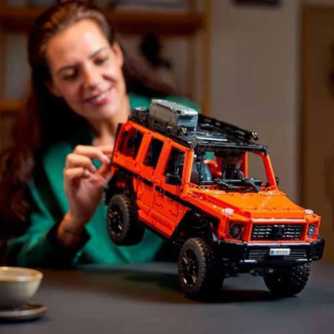 Конструктор Lego Technic 42177 Профессиональная линейка Mercedes-Benz G500