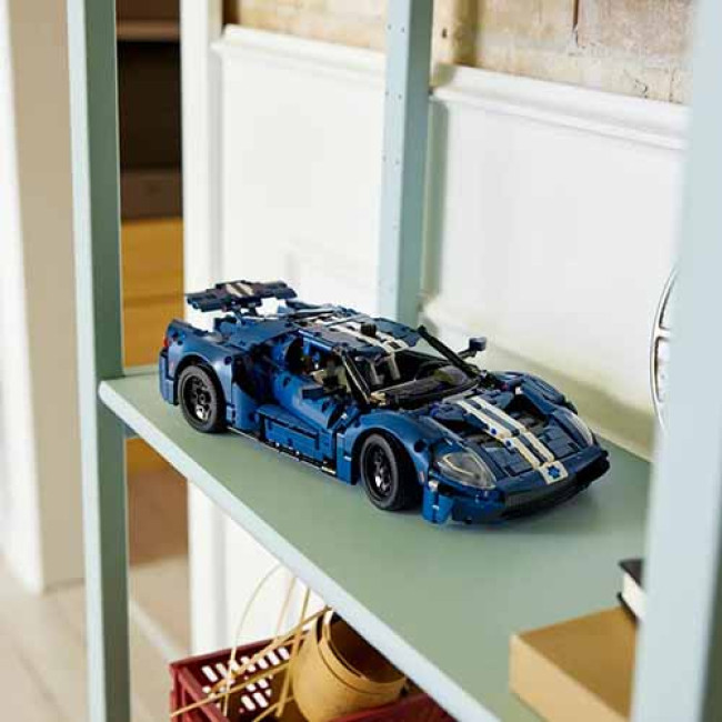 Конструктор LEGO Technic 42154 2022 Ford GT