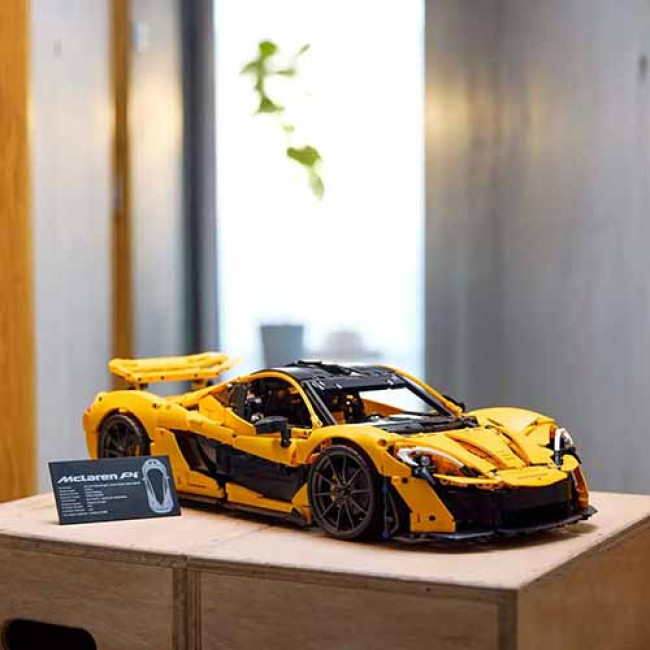 Конструктор LEGO Technic 42172 McLaren P1