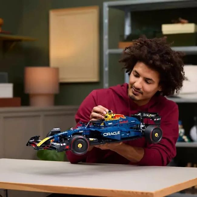 Конструктор LEGO Technic 42206 Гоночная машина F1 Oracle Red Bull Racing RB20 Конструктор LEGO Technic 42206 Гоночная машина F1 Oracle Red Bull Racing RB20