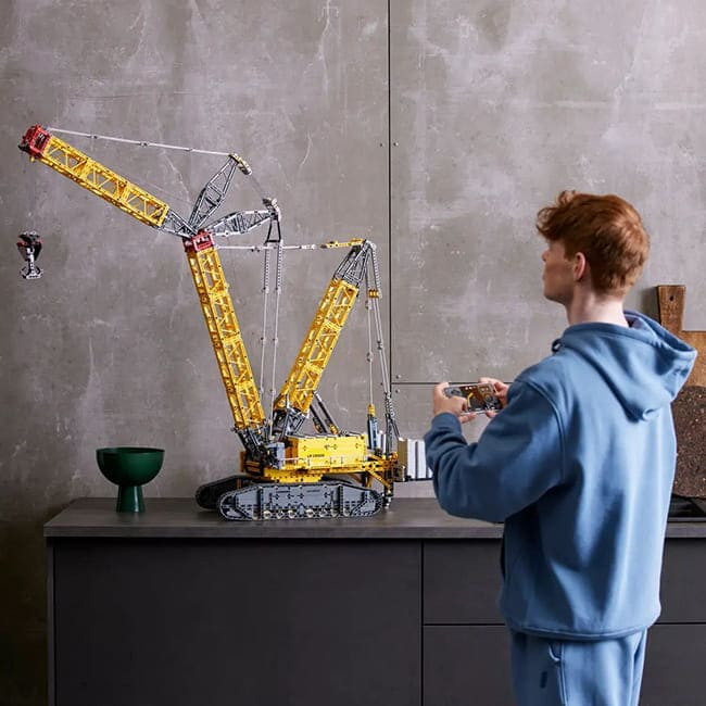 Конструктор LEGO Technic 42146 Гусеничный кран Liebherr LR 13000