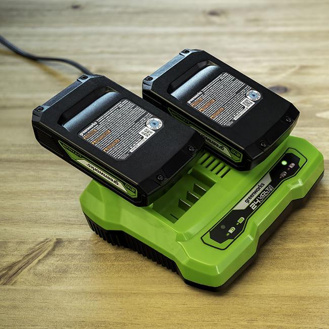 Зарядное устройство Greenworks 24V 2А G24X2UC2 на 2 аккумулятора 2931907