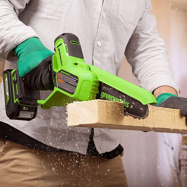 Цепная пила Greenworks GD24CSMNXK4 24V (15 см) аккумуляторная, с АКБ 4 А/ч и ЗУ 2008707UB