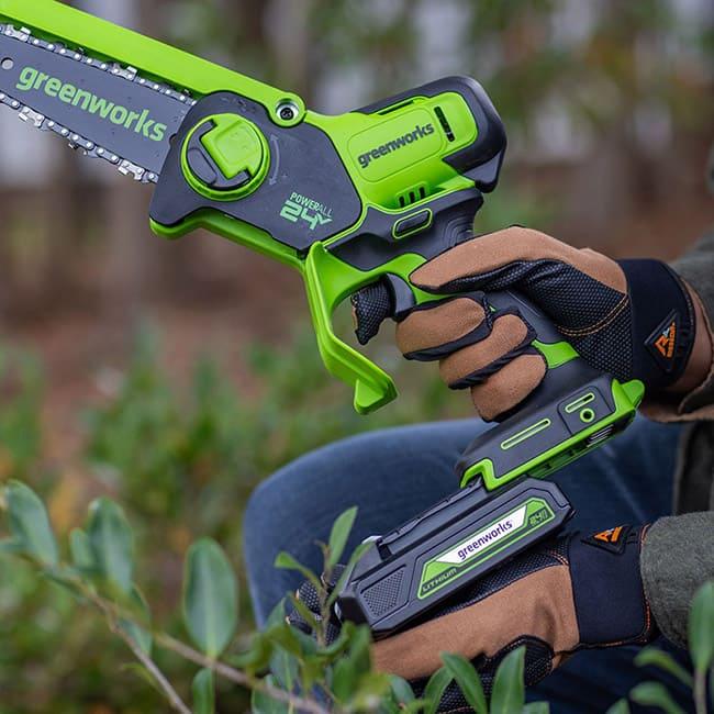 Цепная пила Greenworks GD24CSMNXK4 24V (15 см) аккумуляторная, с АКБ 4 А/ч и ЗУ 2008707UB