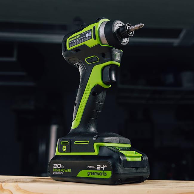 Винтоверт ударный Greenworks ID3170 24V аккумуляторный с 2-мя АКБ 2 А/ч и ЗУ 3804907CUC