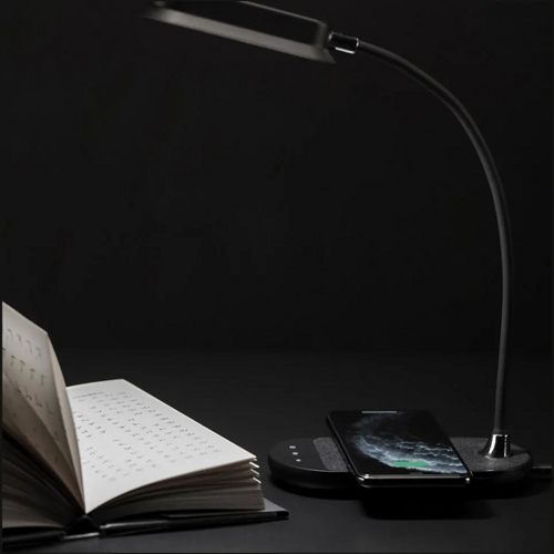 Настольная лампа Momax Q.Led Flex Mini Lamp with Wireless Charging Base с функцией беспроводной зарядки (Черный) 