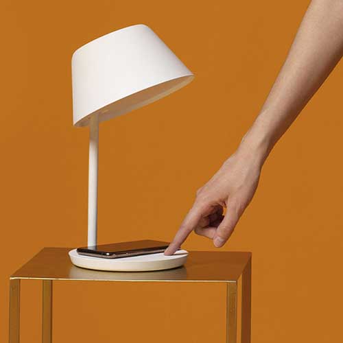 Настольная лампа Yeelight LED Table Lamp Pro с функцией беспроводной зарядки (YLCT03YL)