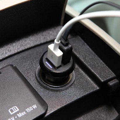 Автомобильное зарядное устройство Rock Ditor Car Charger 2 USB 2.4A черное (RCC0109)