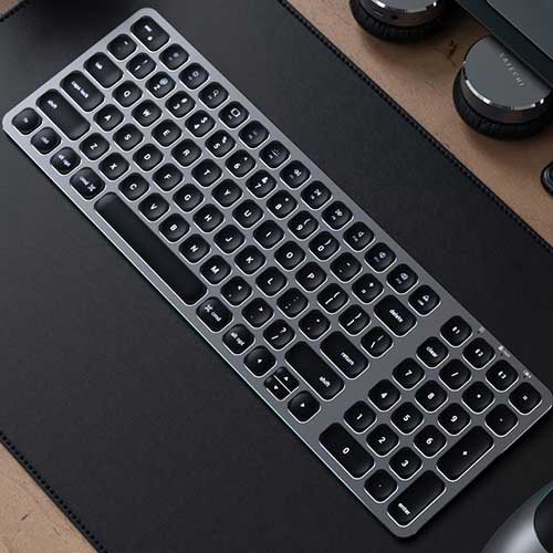Беспроводная клавиатура Satechi Compact Backlit Bluetooth Keyboard (Grey) ST-AMBKM-RU