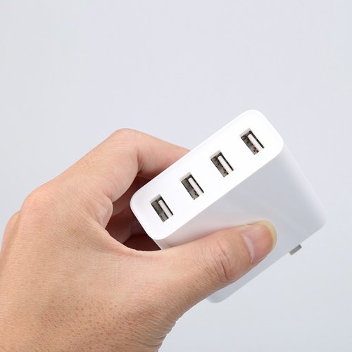 Зарядное устройство 4 USB Port Charger (Белый)